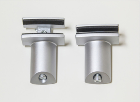 Bodenhalter Set Produktlinie SOFT von FRANK Schranksysteme 1 Set Bodenhalter in Silber matt zum Klemmen von Holz- und Glasböden am Trägerprofil der Produktlinie SOFT von FRANK Schranksysteme